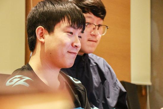 美国加强中东军事部署海军陆战队与军舰增援