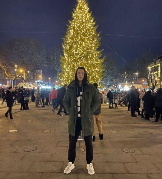 英雄联盟S15全球总决赛T1三比一战胜iG成功晋级瑞士轮阶段